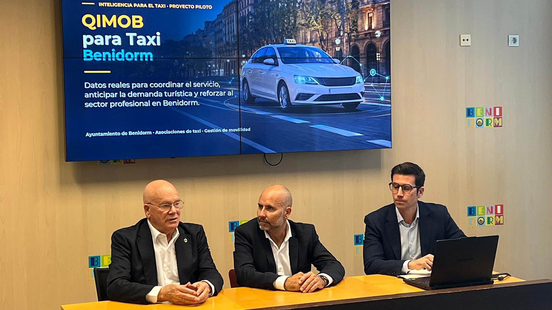 Presentación del proyecto piloto QIMOB para Taxi en Benidorm