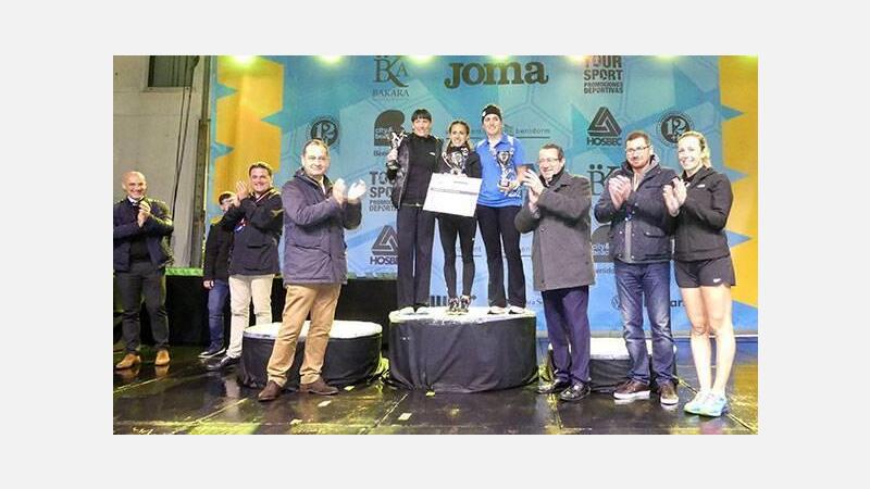 Edwin de Vries y Elinor Kirk se imponen en el Medio Maratón de Benidorm