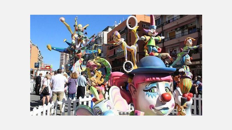 Benidorm se dispone a vivir las fiestas falleras tras la plantà de sus tres monumentos