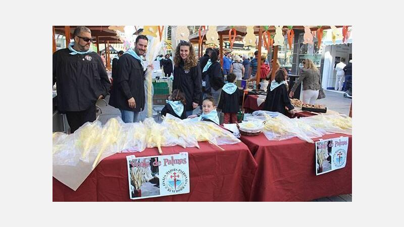 La Comissió de Festes Patronals abre la primera Fira de Pasqua de Benidorm