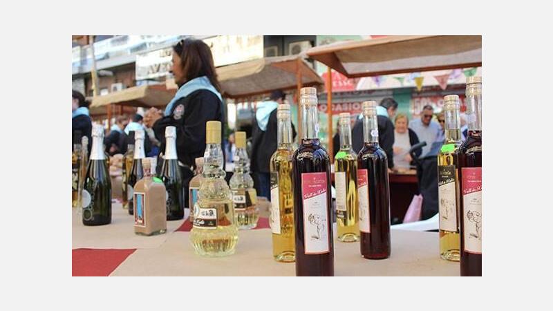La Comissió de Festes Patronals abre la primera Fira de Pasqua de Benidorm