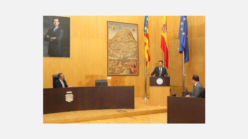 Benidorm reconoce con la “Distinción Europa” la labor del director del aeropuerto de Alicante-Elche