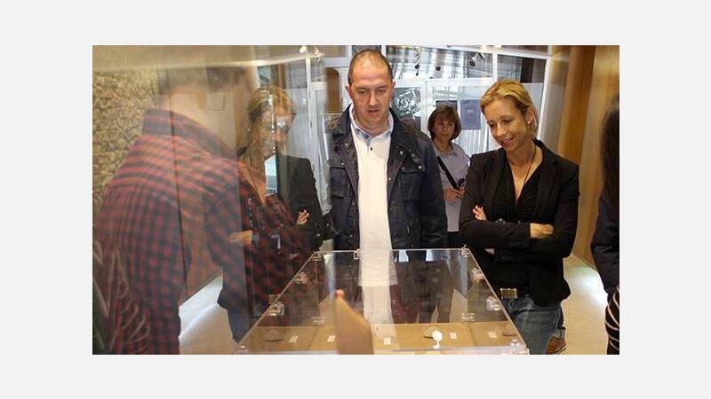 La Biblioteca Municipal acoge una exposición con una selección de fósiles del Patrimonio Paleontológico