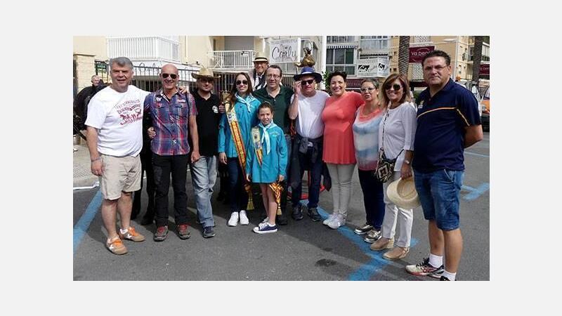 La romería de San Isidro pasea la huerta por el centro de Benidorm
