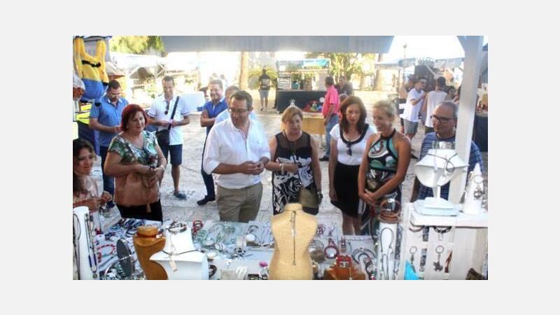 ‘Les Nits del Castell’ reciben la visita de las autoridades locales