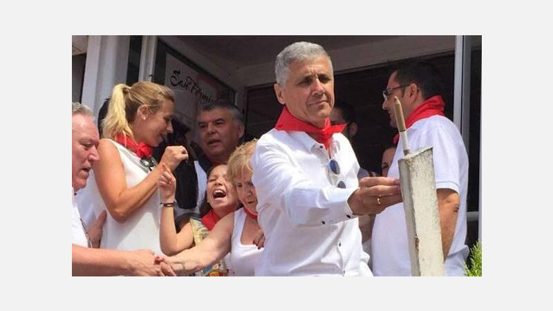 Benidorm también anuncia con el “chupinazo” las fiestas de San Fermín desde el Paseo de Levante