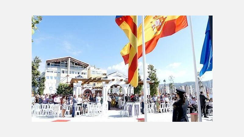 Toni Pérez reafirma en el 9 d’Octubre la apuesta de Benidorm “por nuestra autonomía y por España”