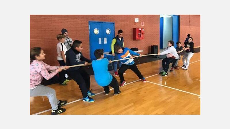 2.000 niños disfrutan de la VIII Feria Deportiva Infantil de Benidorm en el Palau d’Esports