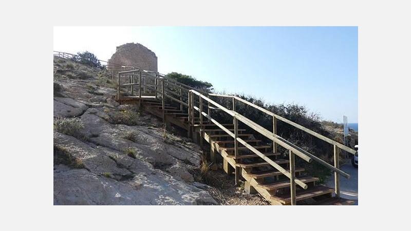 Objetos hallados en las obras de consolidación de la Torre de Les Caletes permitirán saber cómo vivían sus vigías