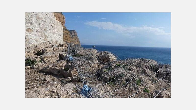 Objetos hallados en las obras de consolidación de la Torre de Les Caletes permitirán saber cómo vivían sus vigías