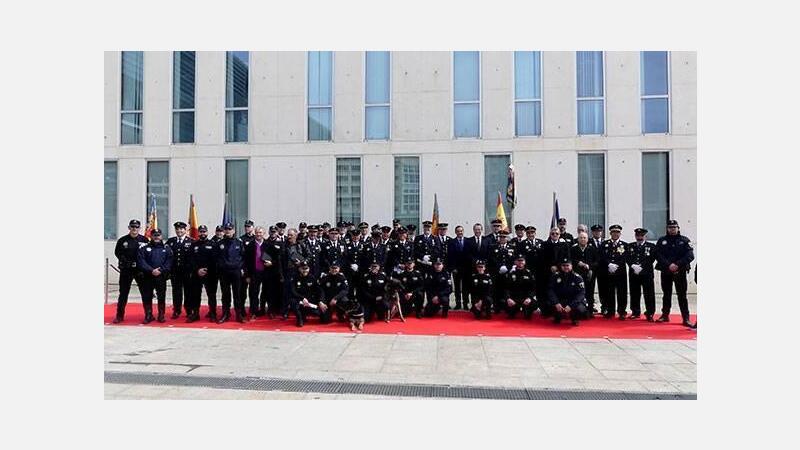 Benidorm homenajea a su Policía Local en su 174 aniversario
