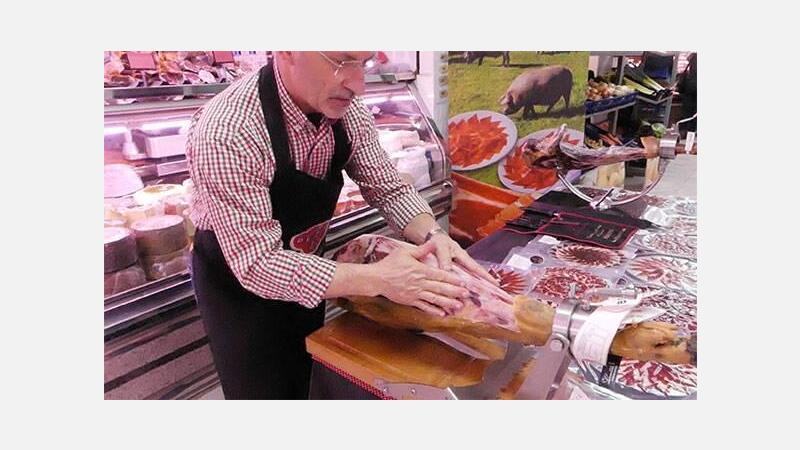 ‘Benidorm fet a mà’ promociona el comercio tradicional del Mercado Abril