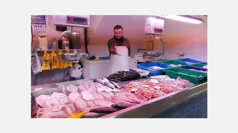 ‘Benidorm fet a mà’ promociona el comercio tradicional del Mercado Abril