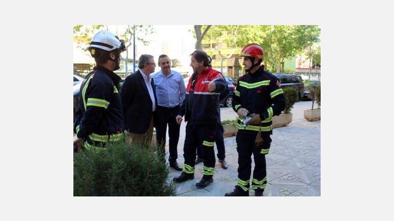 Los bomberos inician las inspecciones de los sistemas de extinción de los edificios en altura para garantizar su funcionamiento