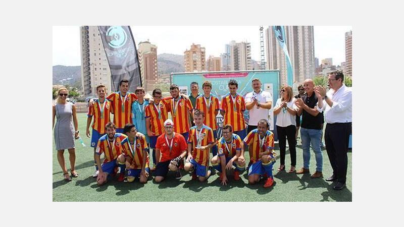 El Newcastle United vence al Valencia CF en la final del torneo Inclusive de la Costa Blanca Cup