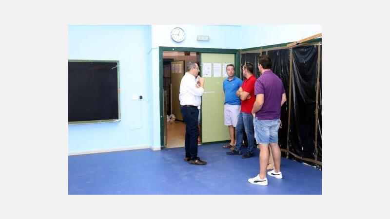 Educación invierte 47.000 euros en adecuar espacios en el colegio Mestre Gaspar para la nueva unidad de P2