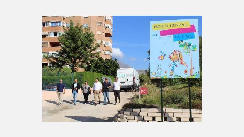 El Ayuntamiento invierte 60.000 euros en la reforma de las zonas infantil y deportiva de La Cala