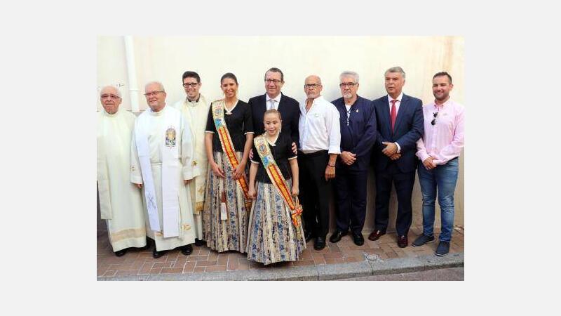 Una placa recuerda la visita de la Virgen de los Desamparados a Benidorm