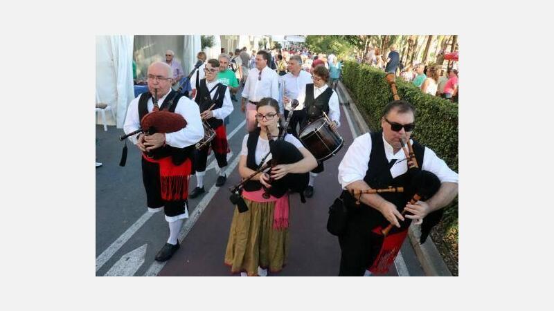 Inaugurado el Primer Certamen de la Sidra de Asturias en el Parque de Elche