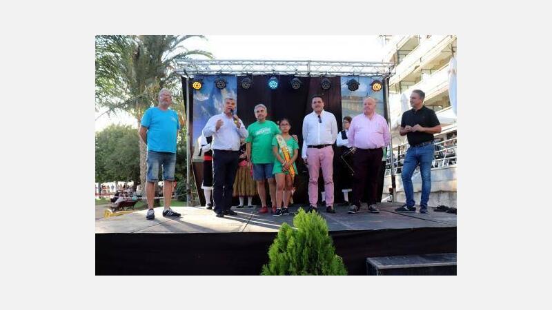 Inaugurado el Primer Certamen de la Sidra de Asturias en el Parque de Elche
