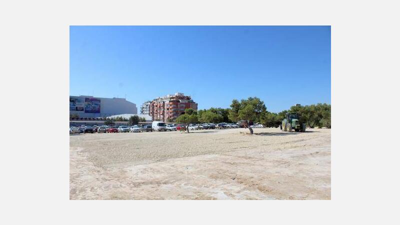 El parking municipal de El Moralet incorpora 400 nuevas plazas, iluminación y más seguridad