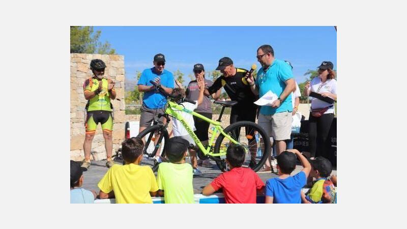 Más de 300 participantes en el XXXV edición del Día de la Bicicleta para fomentar el uso del carril bici