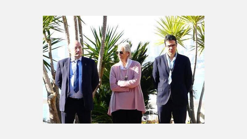 Benidorm celebra la Constitución entregando la Medalla Corporativa a las asociaciones creadas en los años de la transición