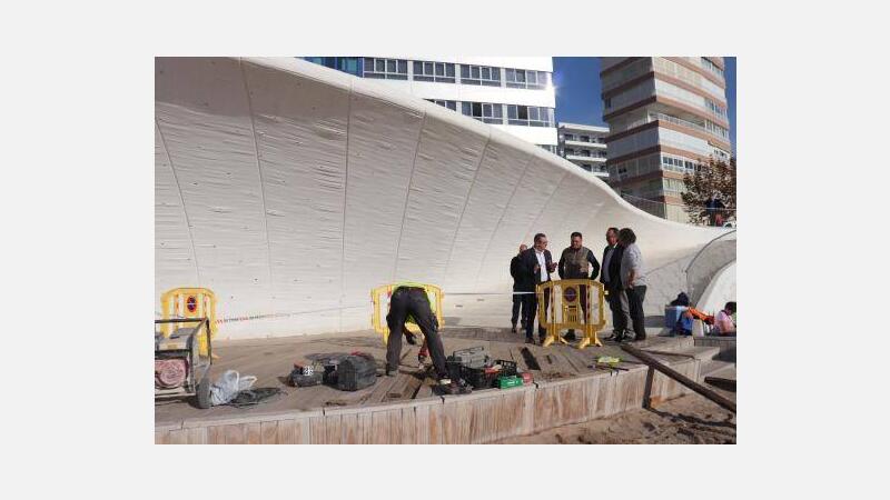 Benidorm repara los tramos dañados de pasarela del Paseo de Poniente