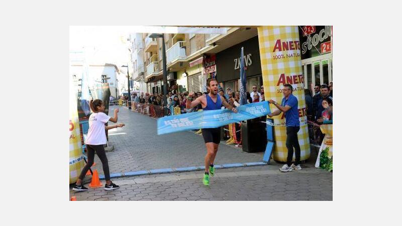 Javier Mayor y Gemma Selby se impone en el 40º Cross El Calvari celebrado esta mañana