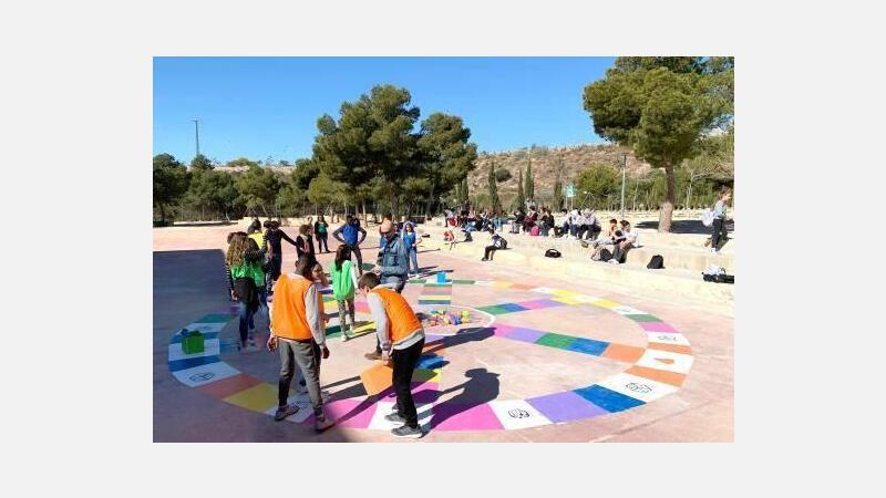 Estudiantes de 38 nacionalidades diferentes del IES l’Almadrava celebran el Día Internacional de la Lengua Materna
