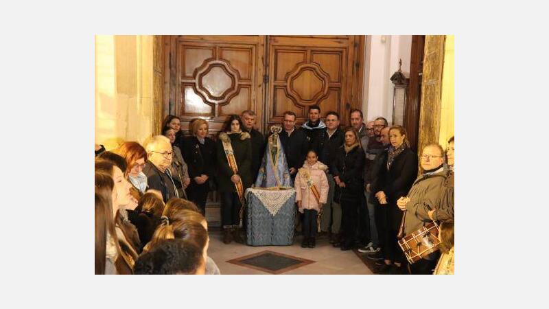 Centenares de benidormenses recuerdan al alba la llegada de la patrona