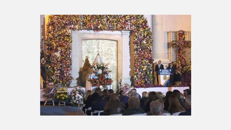 Benidorm ofrenda a su patrona en el 279 aniversario de su llegada a la ciudad