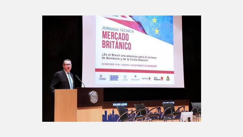 Los expertos analizan en Benidorm los efectos del Brexit en el sector turístico 