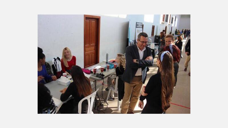 Benidorm informa al alumnado de las opciones formativas a su alcance en las ‘Jornadas de Orientación Educativa’ 
