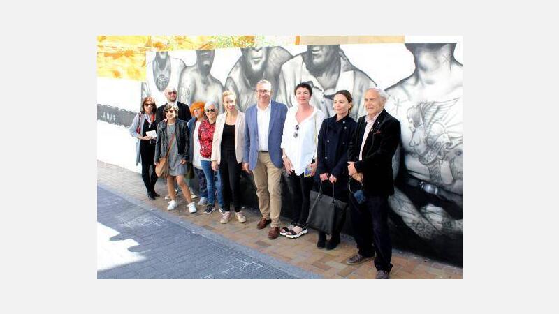El arte urbano recupera seis entornos de la ciudad con la muestra’ BenidormExpone’