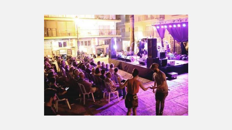 Éxito de público en el primer concierto del ‘Benidorm Music Jazz’en la Plaça de la Senyoria