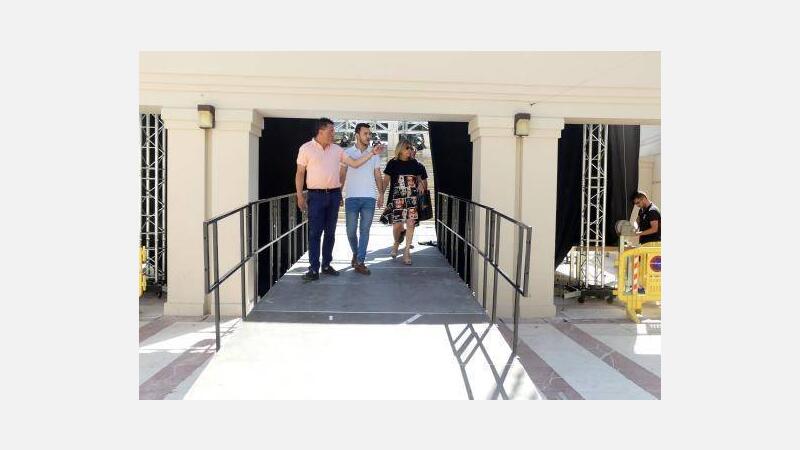 El auditorio Óscar Esplá estrena hoy nuevo escenario y nueva rampa de acceso