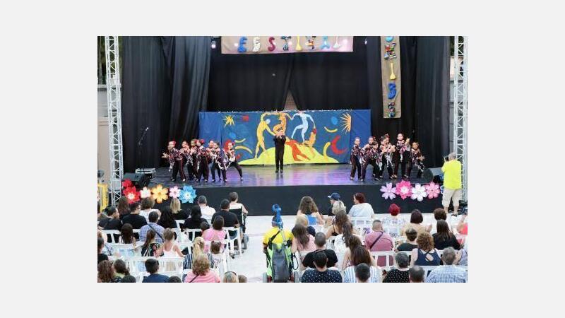 El auditorio Óscar Esplá acoge el XVII Festival Benéfico de Convivencia de ASMIBE
