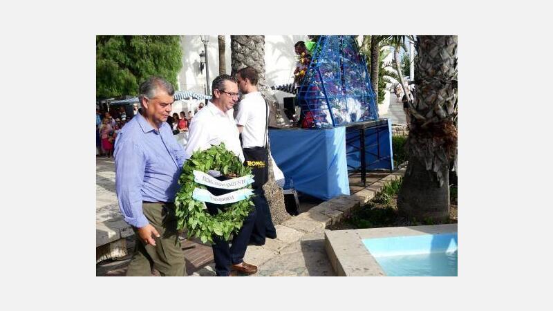 Ofrenda a los caídos en la mar con motivo de la festividad de la Virgen del Carmen