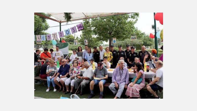 Benidorm muestra su solidaridad con enfermos y familiares de Alzheimer durante toda la semana