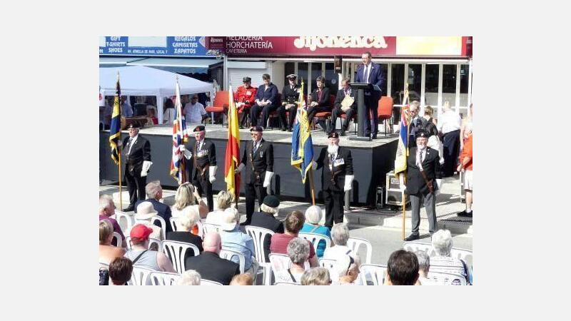 Benidorm conmemora la Poppy Appeal con un desfile de la Royal British Legion 