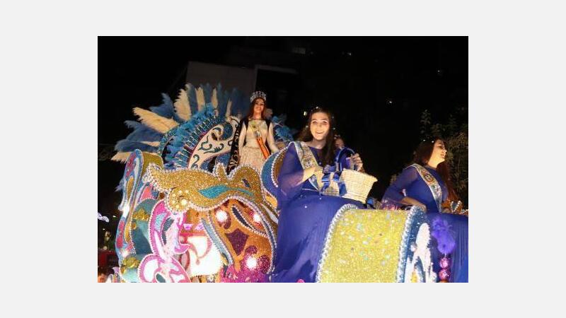 El Castillo de Fuegos Artificiales y el Desfile de  Carrozas ponen el punto y final a las Fiestas Mayores Patronales 2019 