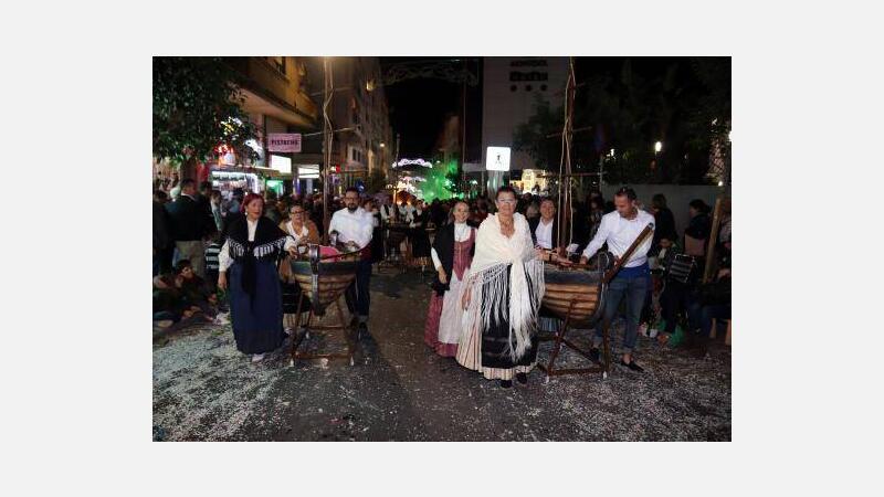El Castillo de Fuegos Artificiales y el Desfile de  Carrozas ponen el punto y final a las Fiestas Mayores Patronales 2019 