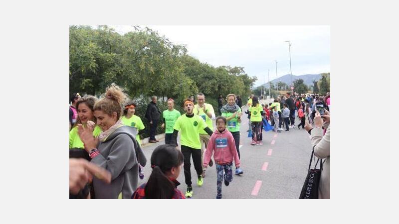 El CEIP Puig Campana celebra su II Carrera Solidaria contra la leucemia infantil