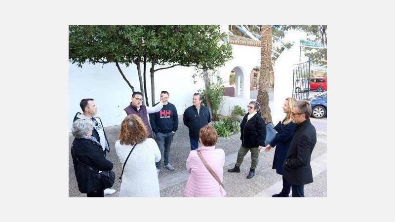 Benidorm testará en la Huerta farolas inteligentes alimentadas con placas solares y con control de movimiento