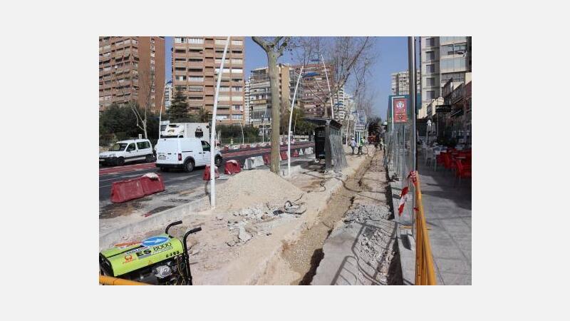 Benidorm renueva un nuevo tramo de aceras y de la red hidráulica de la avenida Europa