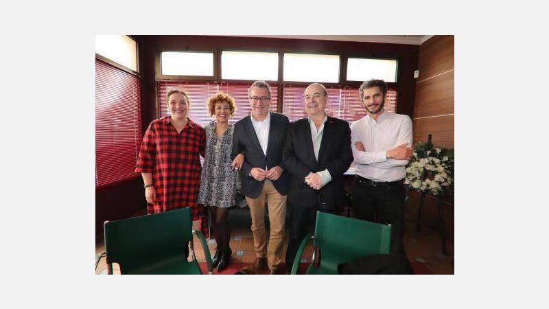 El alcalde visita el rodaje de “Benidorm”, la serie de Plano a Plano y Atresmedia Televisión