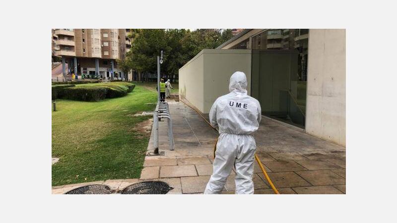 Benidorm dobla la limpieza de contenedores y varía los horarios para depositar la basura