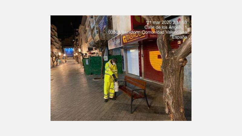 Benidorm pone en marcha una brigada especial de limpieza y desinfección en lugares estratégicos
