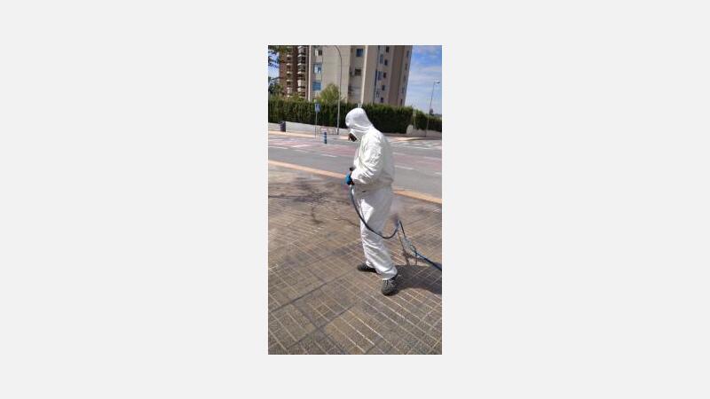 El Ayuntamiento ha desinfectado ya los accesos y zonas comunes de más de 180 edificios